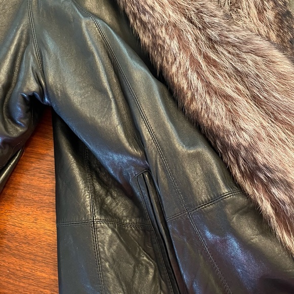 Black Leather and Fur trim Penny lane Almost Famous Mob Wife Coat Size Large - Picture 10 of 12